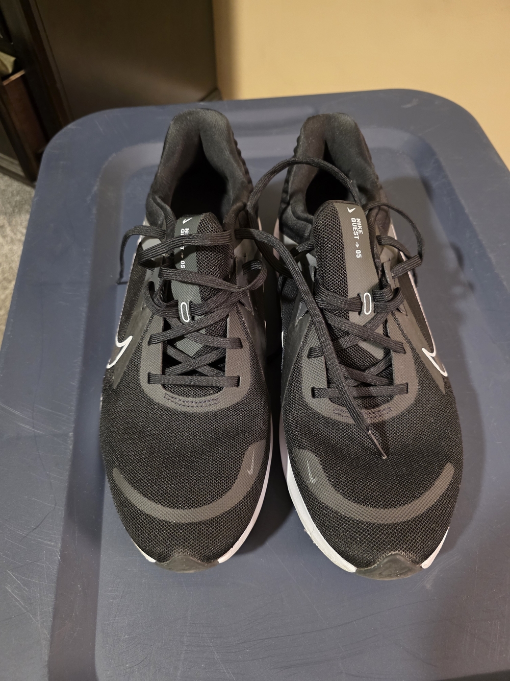 Nike Men’s Black & White Athletic Running Shoes